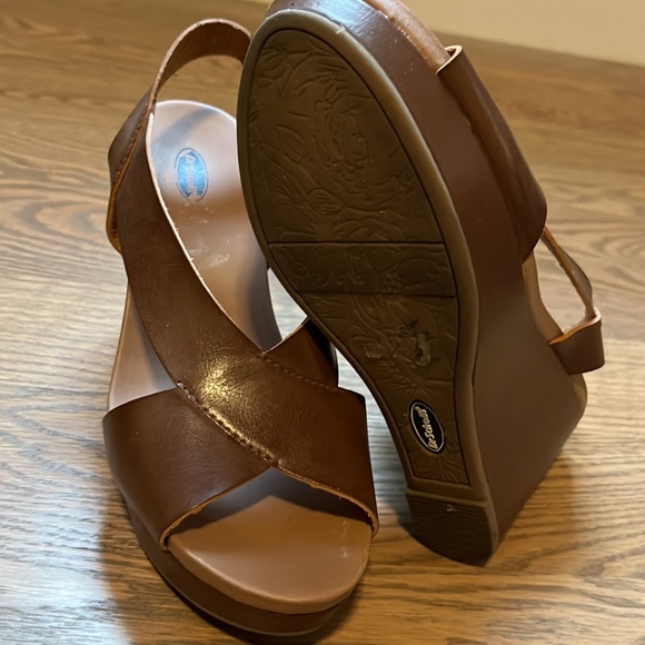 Dr. Scholls tan sandals - Picture 5 of 5